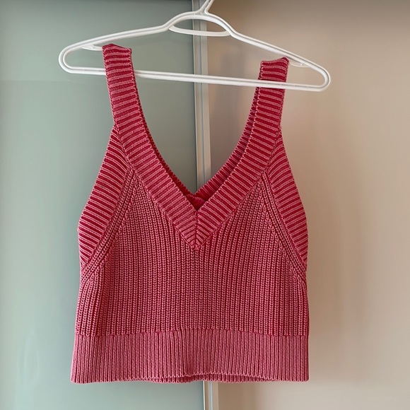 Aritzia Tank - Picture 1 of 2